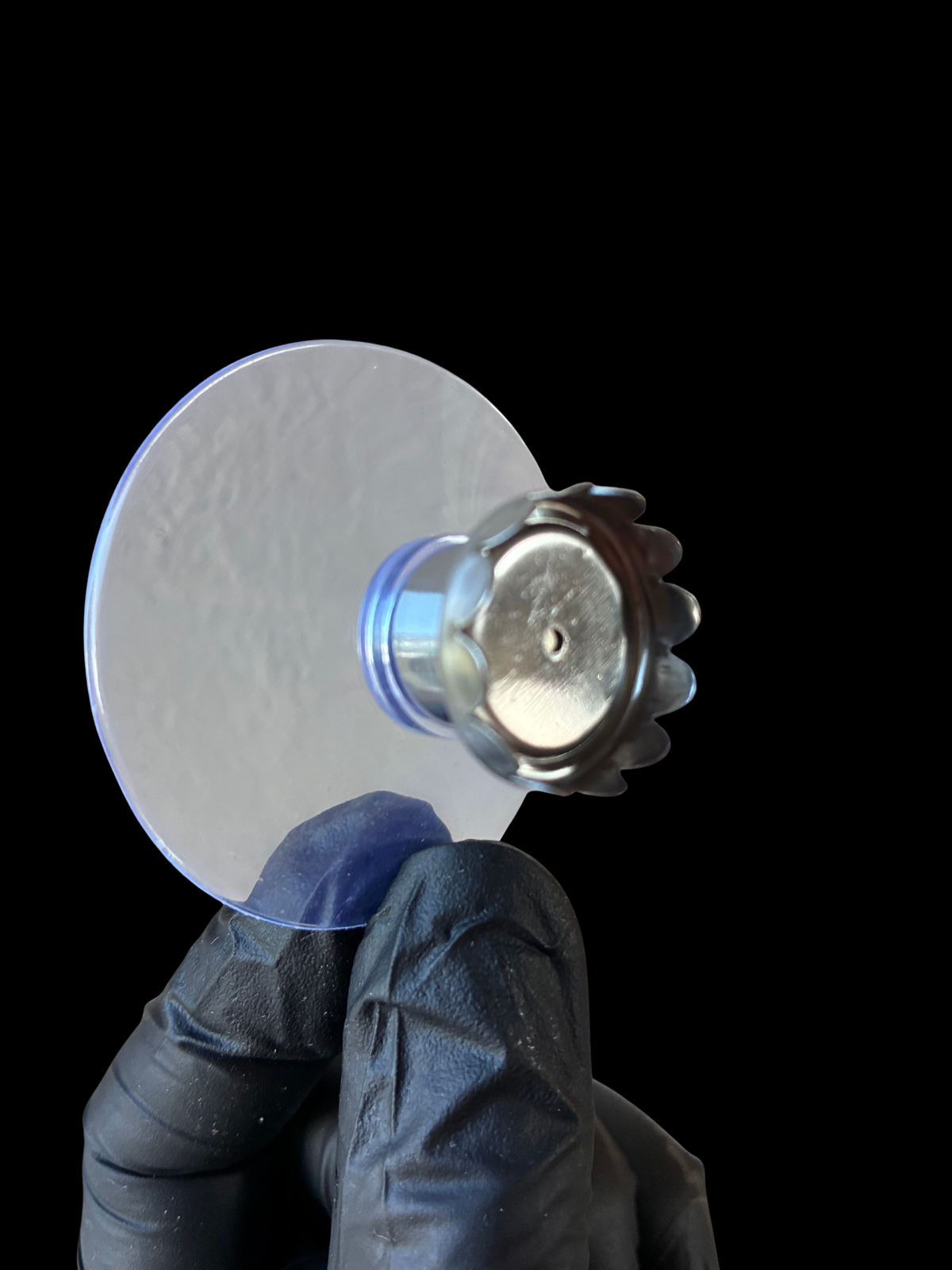 Suction plug magnet