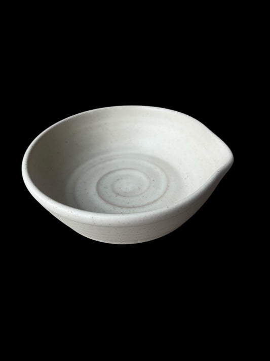 Spülmittelschale mit Ausgießer