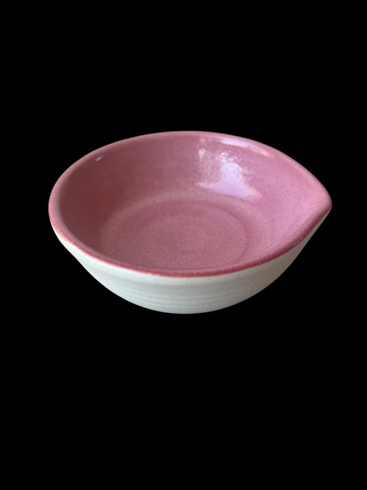 Disktvålsskål med pip rosa på vit lera