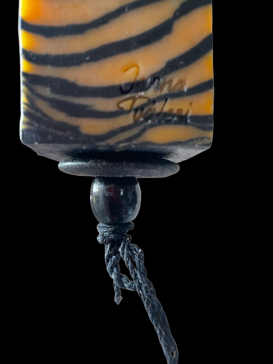 Tigerlakrits på snöre