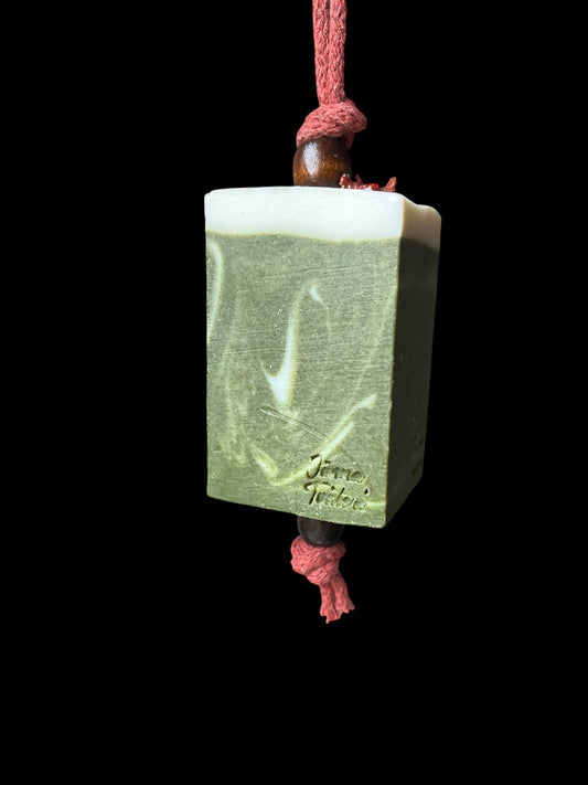 Vinterskrud på snöre