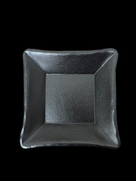 Kvadratisk disktvålsskål mattsvart